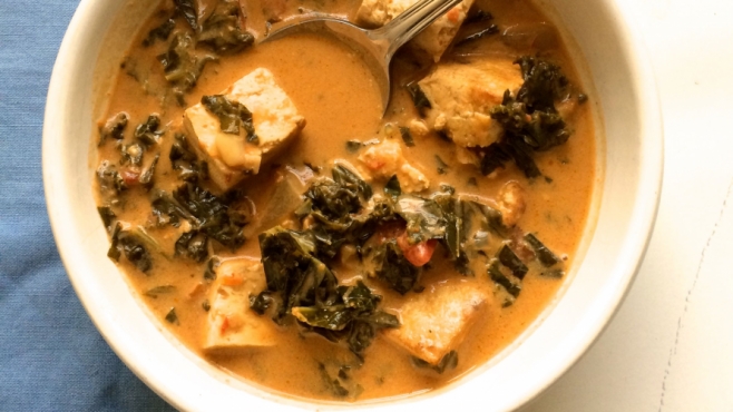 Sweet and Spicy Kale and Tofu Curry
