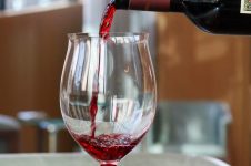 Yolan_WineTasting_0.jpg